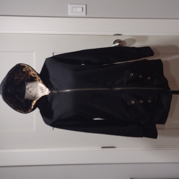 Sweater/Jacket - Picture 3 of 7